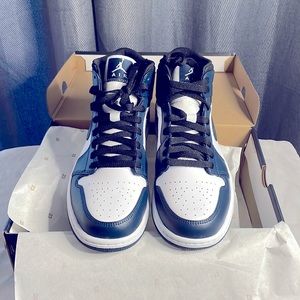 Brand New Air 1. 9 1/2 crispy